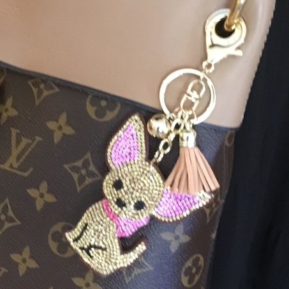 CHIHUAHUA ADORABLE KEYCHAIN CHARM RHINESTONES GOLD TONE HARDWARE